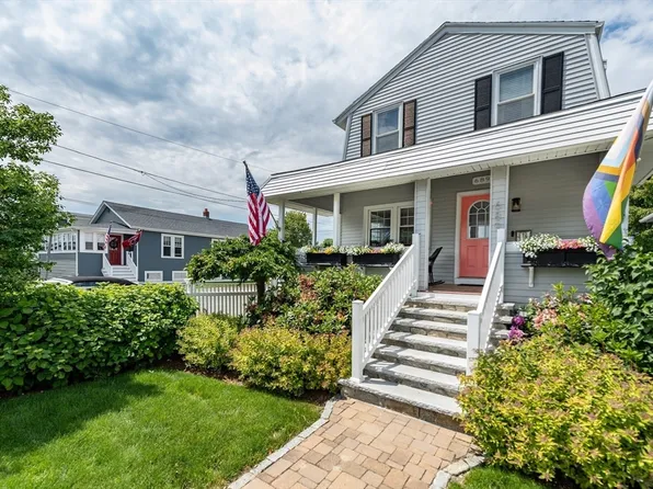 689 Nantasket Ave, Hull, MA 02045