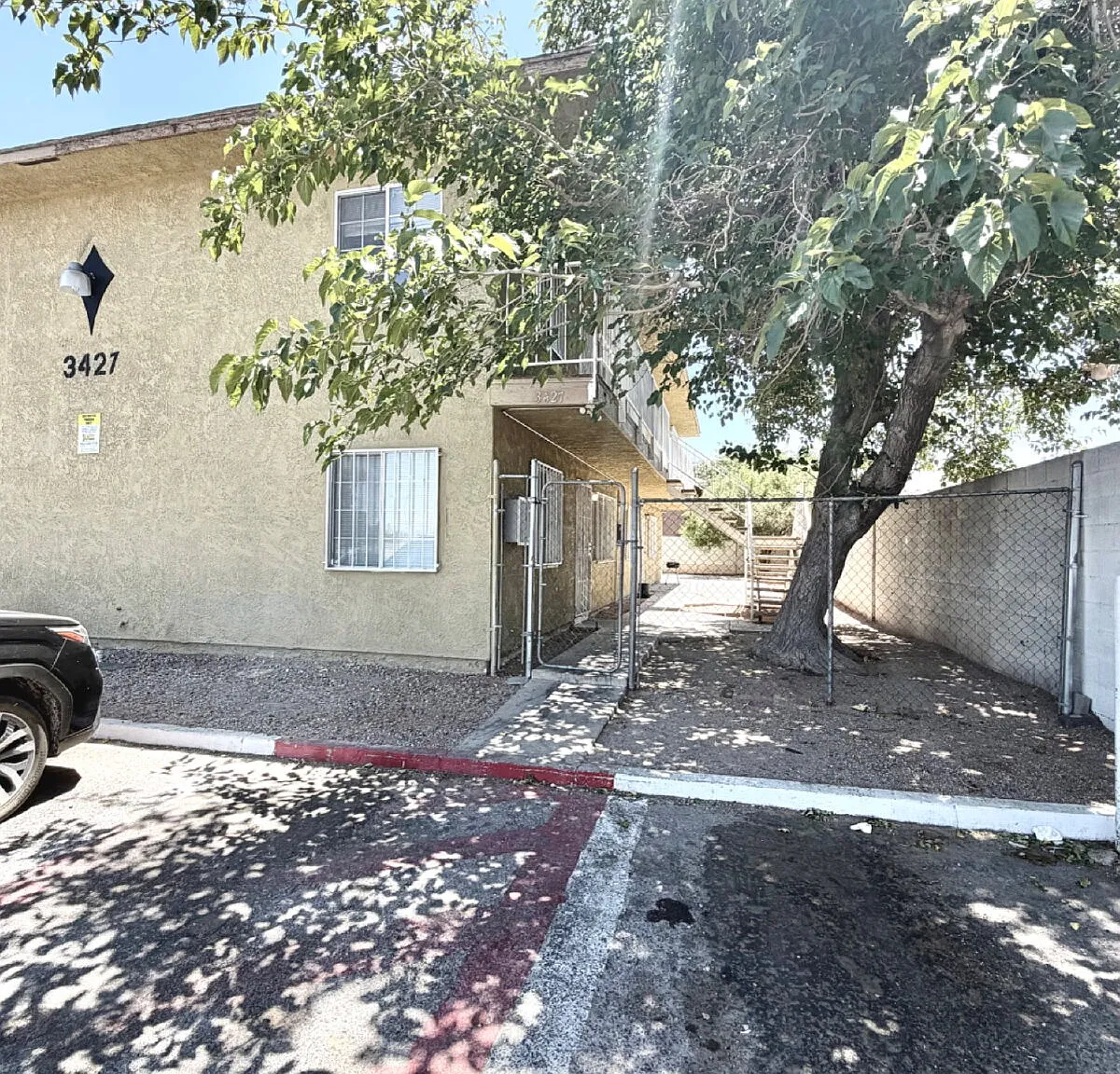 2 bed, 1.0 bath, 815 sqft, $1,350 — Photo 3