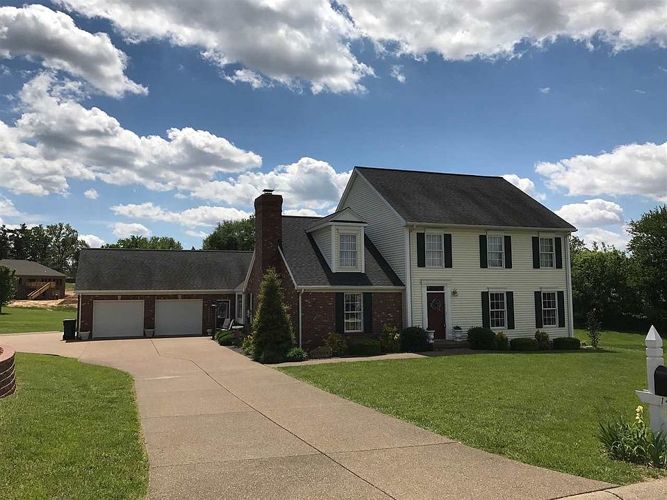 Over 3100 SF, large lot, nice home and love the garages.
