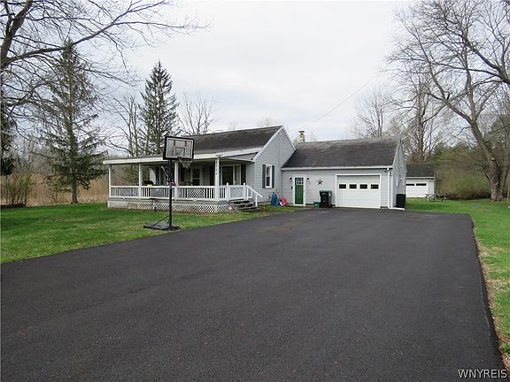 2nd image of 8752 Donahue Rd