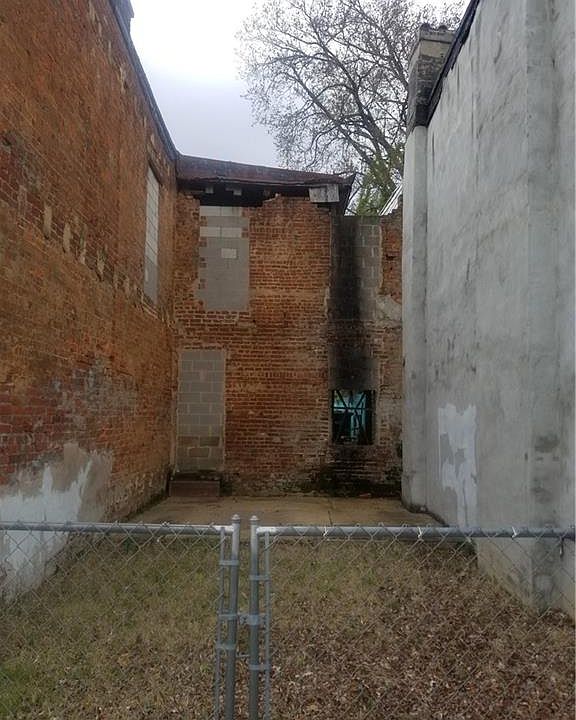 1st image of 632 Holly St