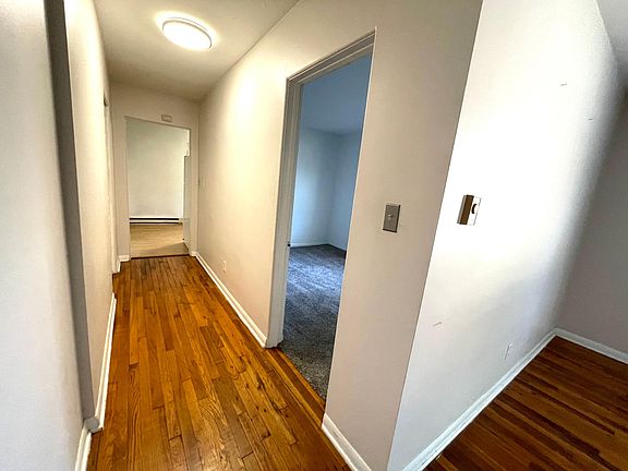 5th image of 444 W Jackson St APT B