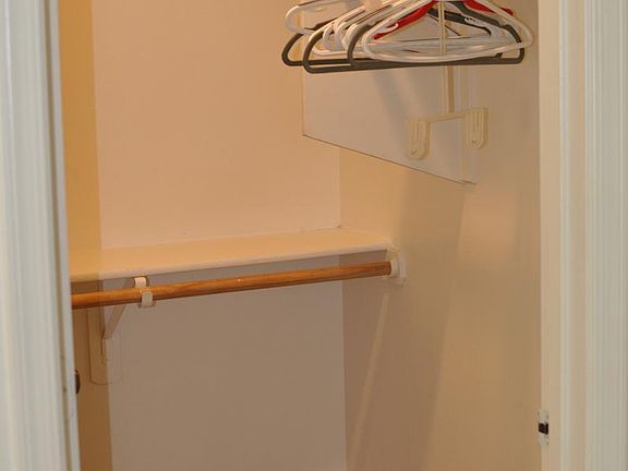 4th image of 706 E 32nd St #1