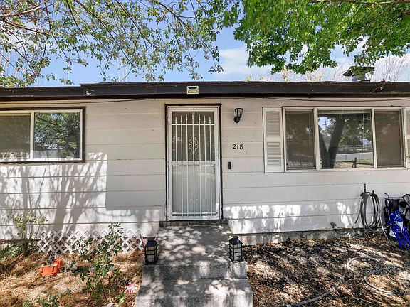 3rd image of 218 7th Ave S
