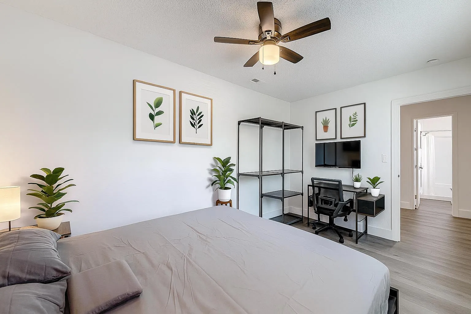 4 bed, 2.0 bath, 1200 sqft, $1,183 — Photo 1