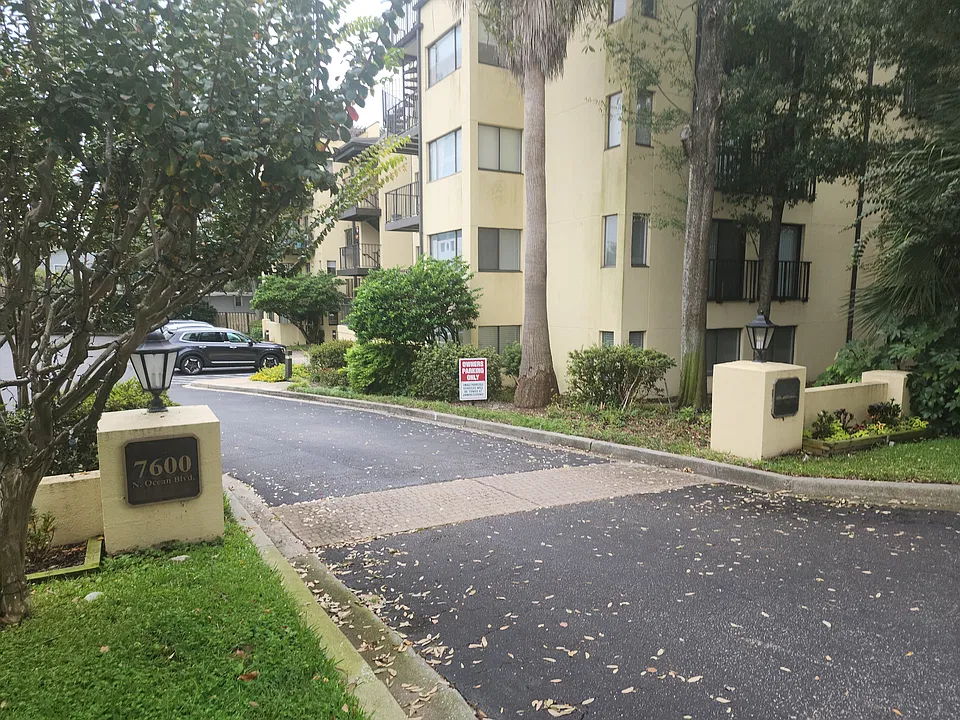 7600 N Ocean Blvd #302