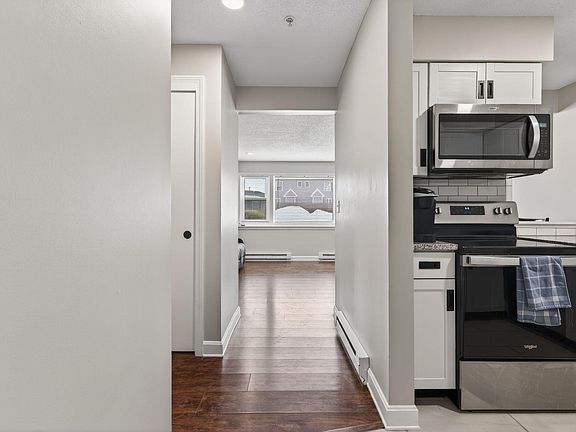 4th image of 2 Ryefield Drive #6