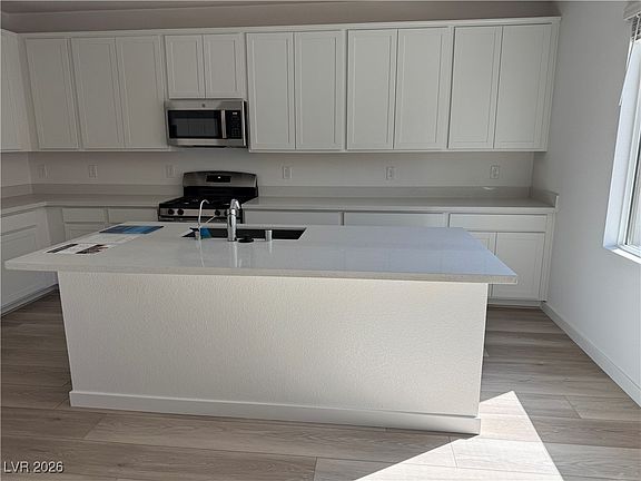 3rd image of 8335 Meridian Ridge Ave