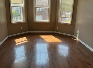 39 E 48th St #1, Bayonne, NJ 07002