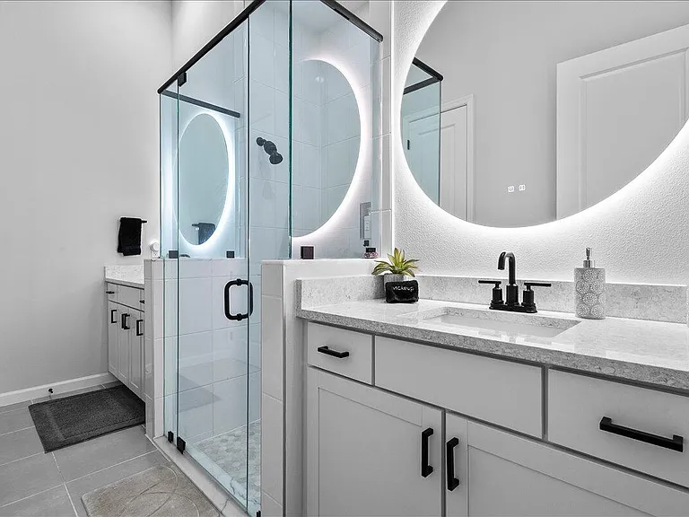 16493 Helix Ct — Photo 9