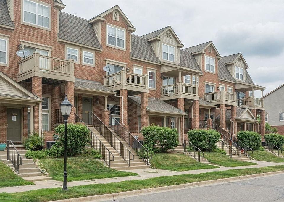 1st image of 2799 Barclay Way
