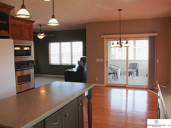 5th image of 1402 Lake Vista Cir