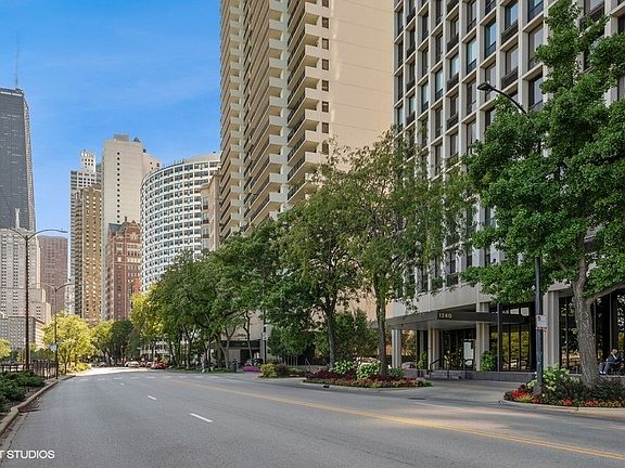3rd image of 1240 N Lake Shore Dr APT 8B