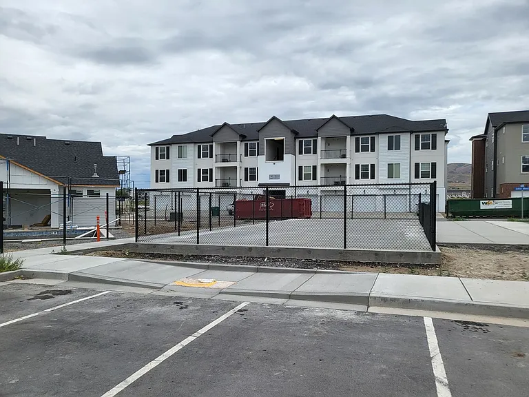 3325 W 1830 N #H201 — Photo 33