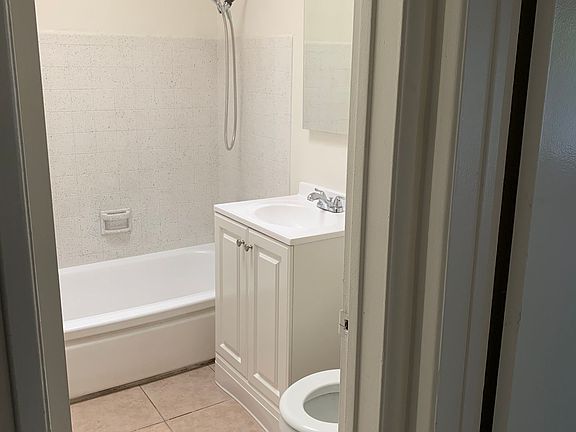 5th image of 1870 Harbor Ave #907dc1f1e