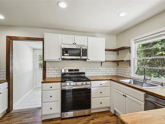 3rd image of 144 Rosewood Dr