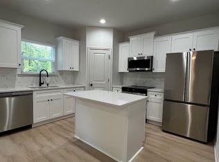 5014 Forestmont Dr, Matthews, NC 28105