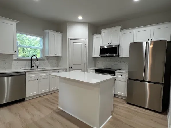 5014 Forestmont Dr, Matthews, NC 28105