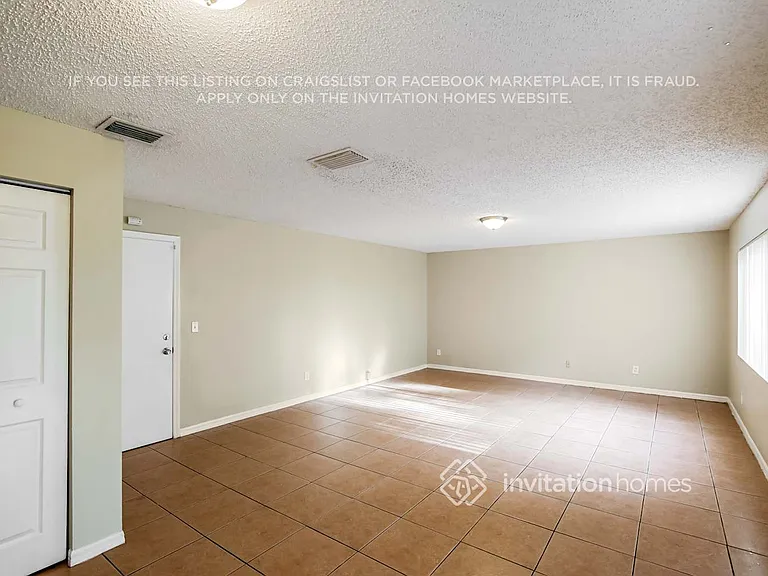 2300 SW 106th Ave — Photo 8