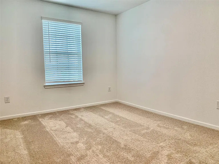 1024 Greenshank Dr — Photo 22