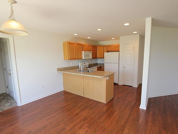 2nd image of 313 Clearbrooke Blvd