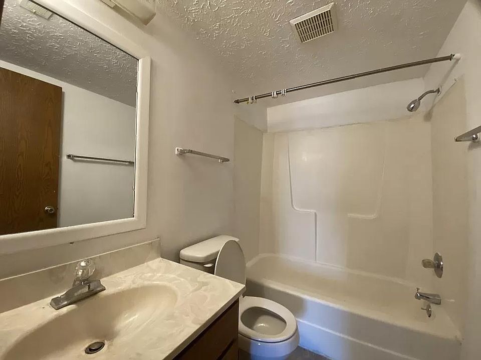 2nd image of 274 Crum Ct