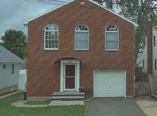 1039 Atlantic St, Franklin Square, NY 11010