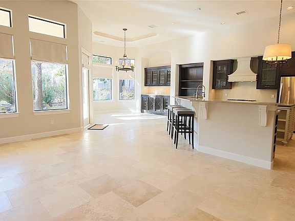 4th image of 64 Hillwood Ln