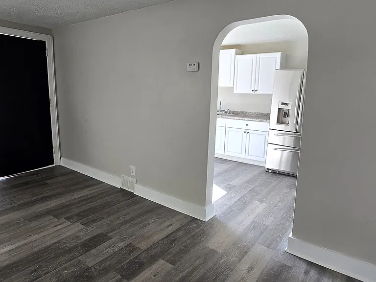 2912 Woodleigh St #3 — Photo 4
