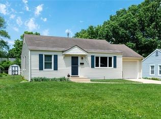 7612 Robinson St, Overland Park, KS 66204