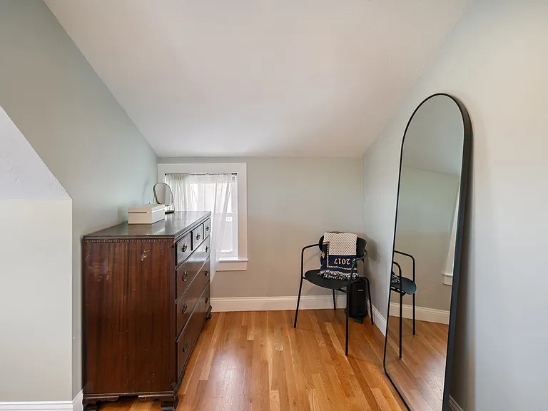 32 Oakland St — Photo 12