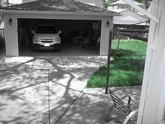 4th image of 1840 N 75th Ave
