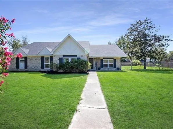 545 Elm St, Sour Lake, TX 77659