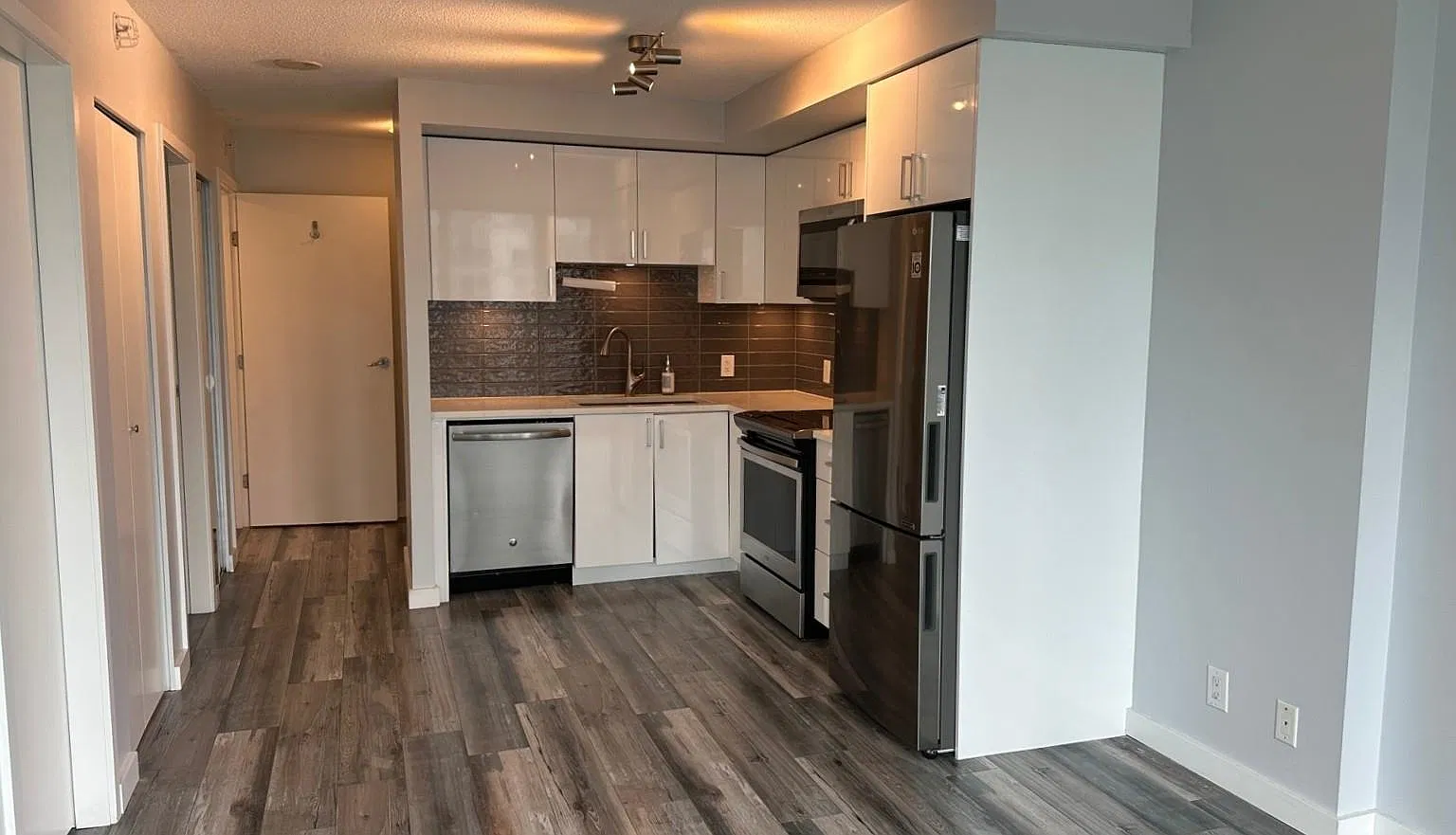 1 bed, 548 sqft, $2,300 — Photo 1