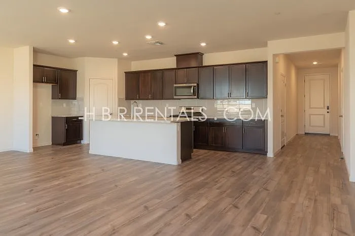 1912 Medford Ave — Photo 6