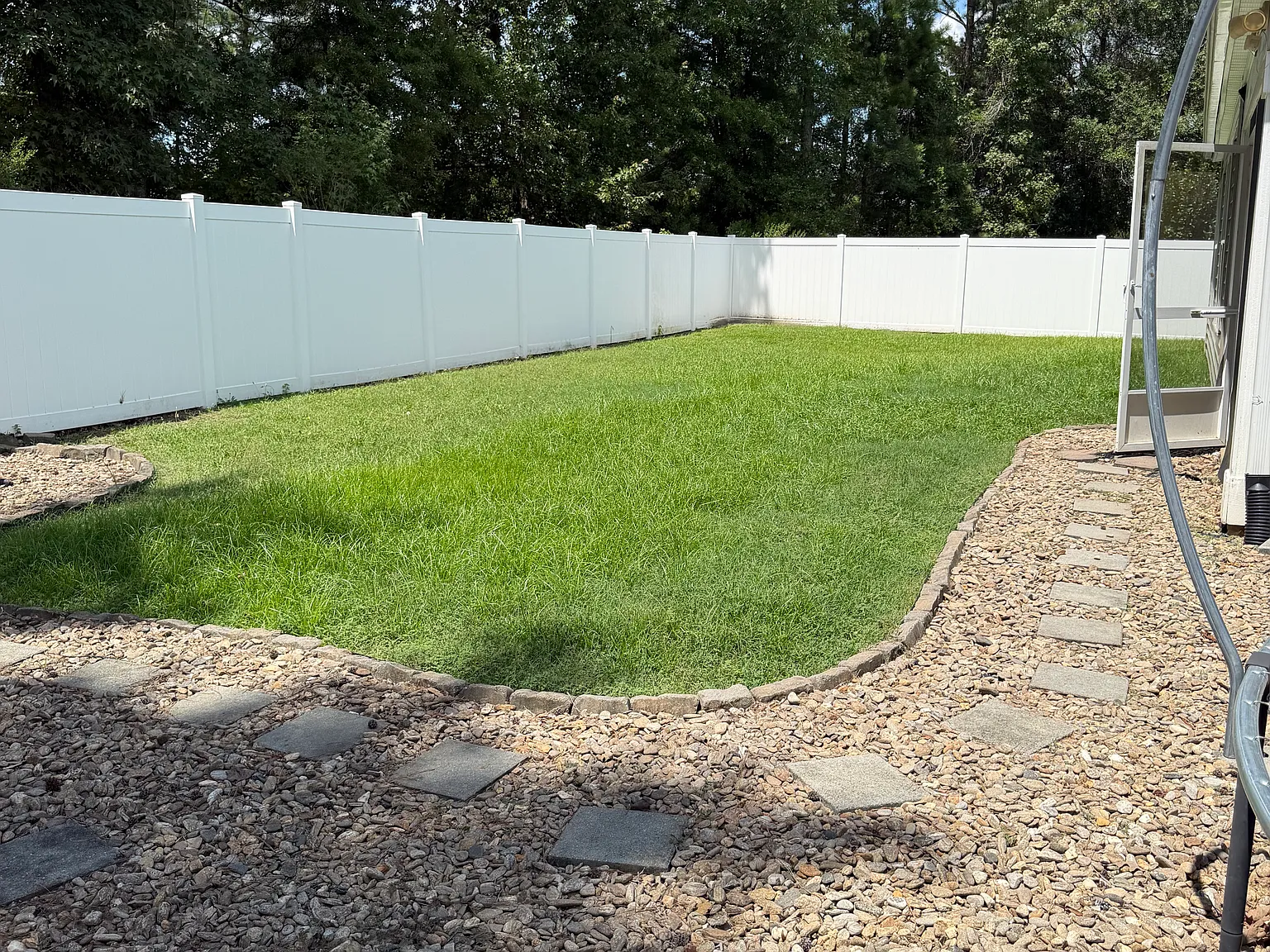 3 bed, 1675 sqft, $900 — Photo 2