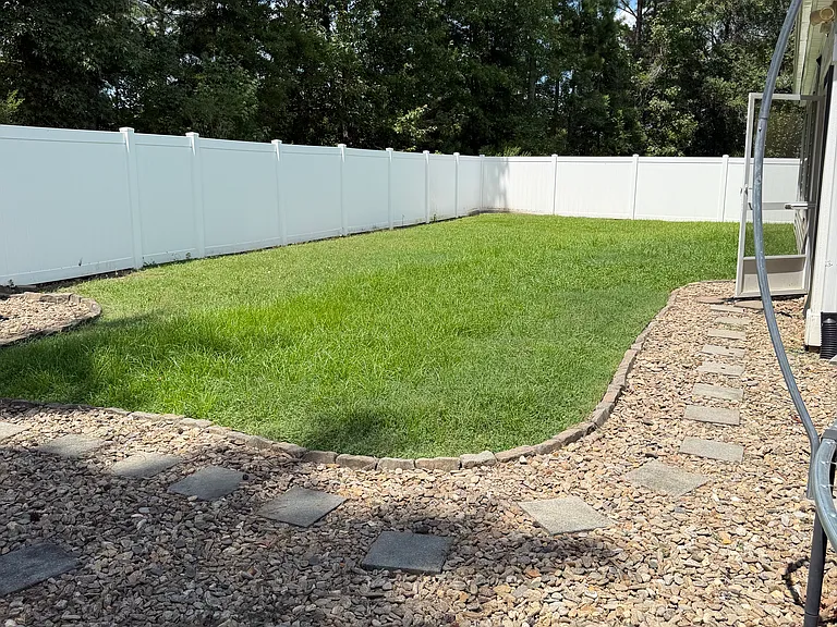 1013 McCall Loop — Photo 2