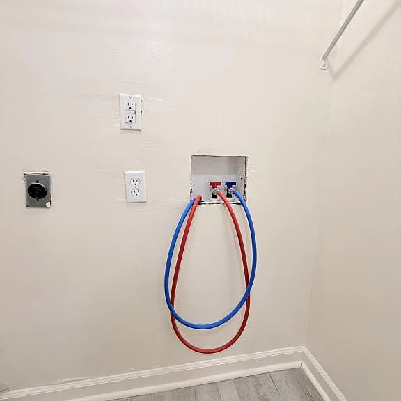 104 Brown Ct #8 — Photo 9