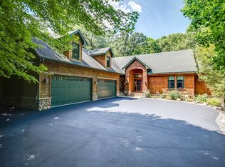 5490 Manor Rd, Greenwood, MN 55331