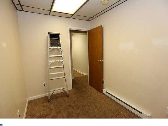 3rd image of 2516 E Lehigh Ave