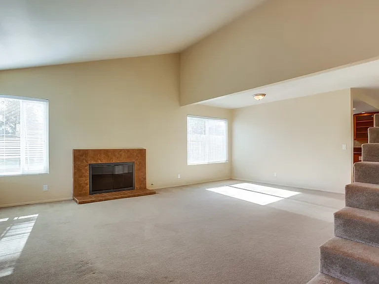 14140 Barrymore St — Photo 8