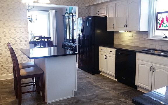 5th image of 9800 S Kolmar Ave
