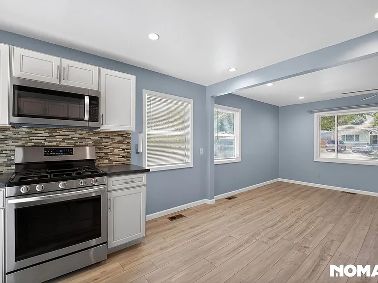2520 S Knox Ct — Photo 20