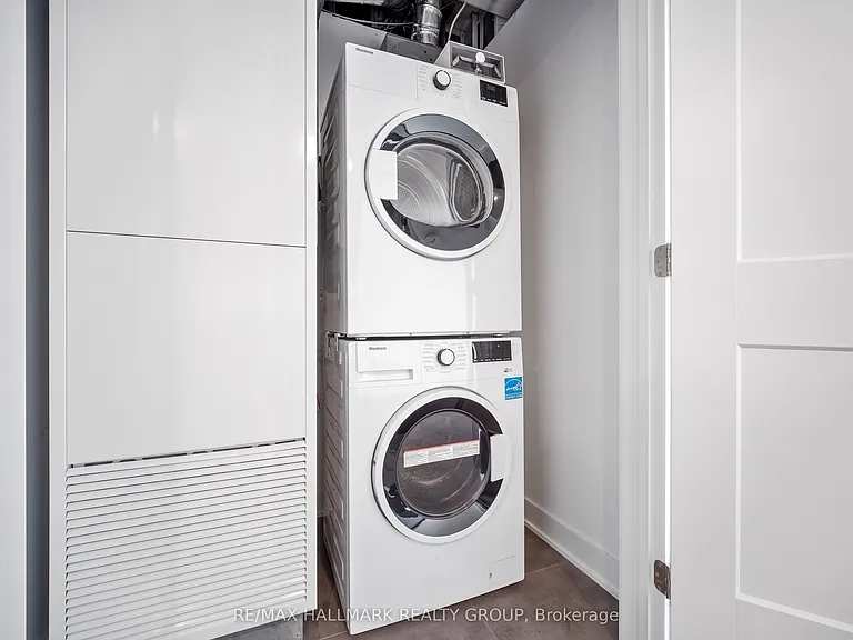340 Queen St #1403 — Photo 25