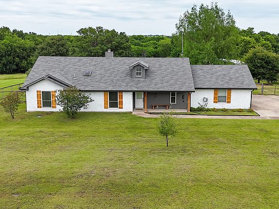 2nd image of 412 Christi Ln