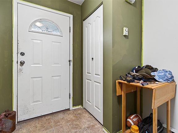 2nd image of 793 Robron Rd