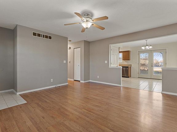 3rd image of 1817 Margaret Ave