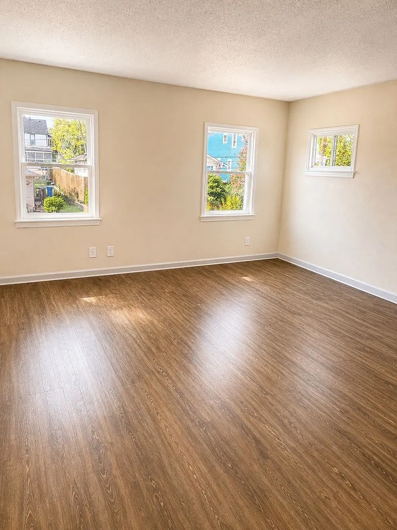 1 bed, 1.0 bath, $1,095 — Photo 3