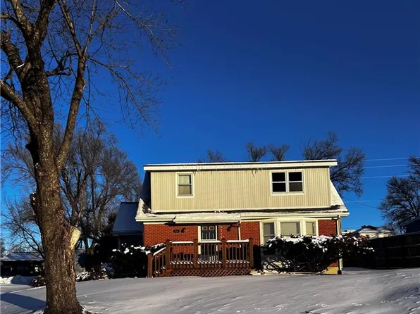 816 Howard St, Effingham, KS 66023