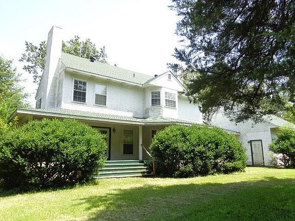 3rd image of 812 County Road 2415